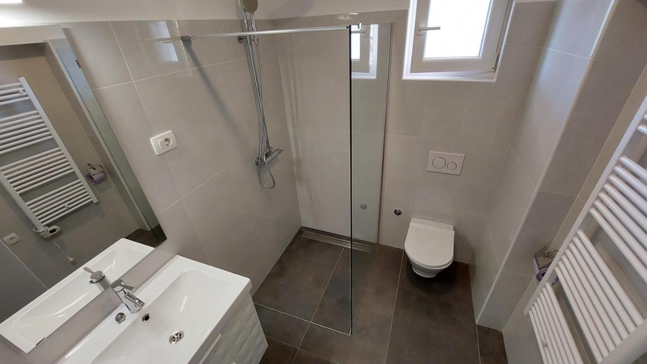 Aurora Apartment, زادار المظهر الخارجي الصورة